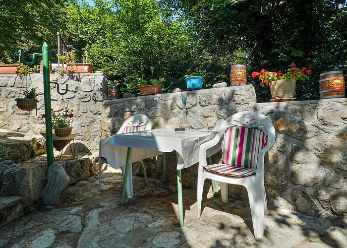 2 Bedroom Amazing In Abbazia