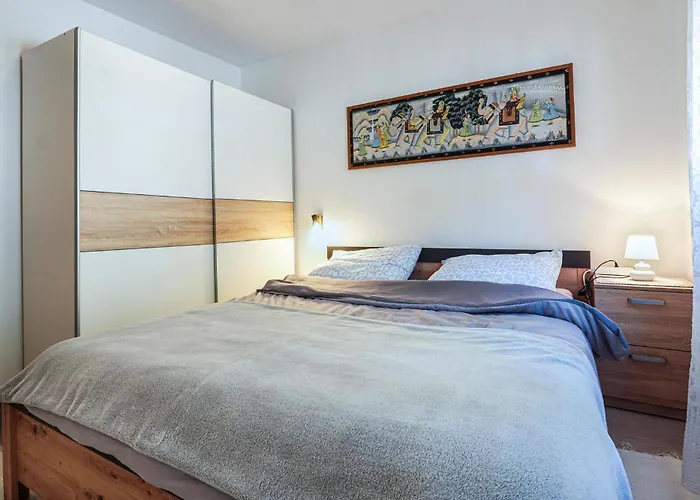 2 Bedroom Amazing In Hébergement de vacances *